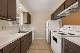 2302 Buchanan Dr, Baytown, TX 77520 - Photo 3