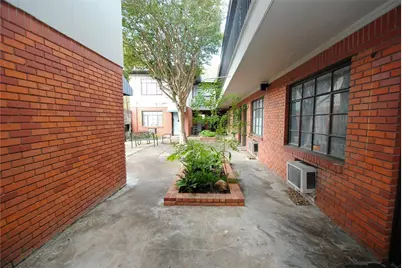 2501 Yoakum Boulevard #12, Houston, TX 77006 - Photo 3