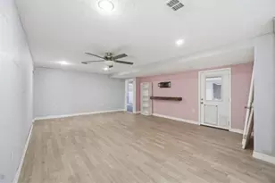 265 E Darby St, Bridge City, TX 77611 - Photo 23