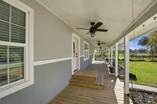 265 E Darby St, Bridge City, TX 77611 - Photo 5