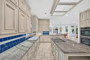 15406 Hunter's Bend Dr, Tomball, TX 77377 - Photo 17