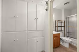 2700 Bellefontaine St, Houston, TX 77025 - Photo 11