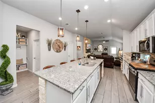 550 Winburn Tide Ln, La Porte, TX 77571 - Photo 9