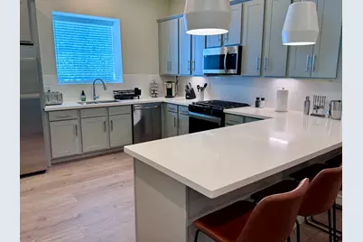 131 Eastwood Street Street, Houston, TX 77011 - Photo 11