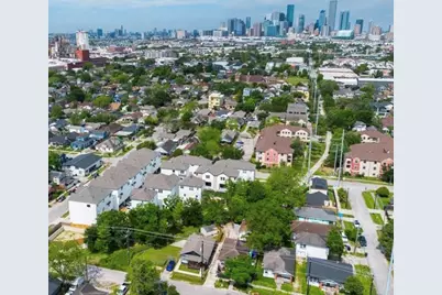 131 Eastwood Street Street, Houston, TX 77011 - Photo 3