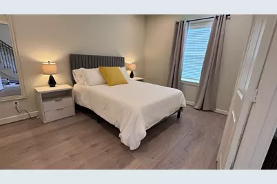 131 Eastwood Street Street, Houston, TX 77011 - Photo 37