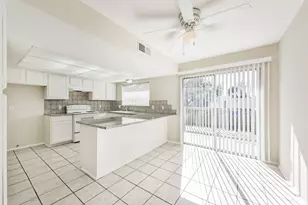 406 McConn Ct, Houston, TX 77598 - Photo 13