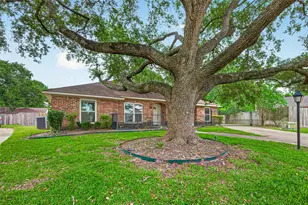 2003 Point Clear Ct, Missouri City, TX 77459 - Photo 3
