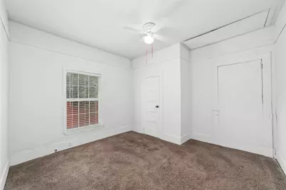122 E Murrill Avenue, Baytown, TX 77520 - Photo 15
