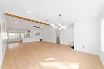 15326 E Hampton Circle, Houston, TX 77071 - Photo 5