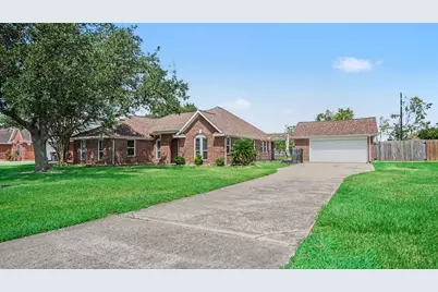 3119 Kathleen Drive, Mont Belvieu, TX 77523 - Photo 3
