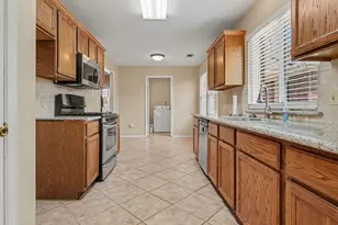 3119 Kathleen Dr, Mont Belvieu, TX 77523 - Photo 7