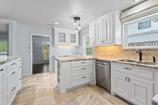 1328 Bingle Rd, Houston, TX 77055 - Photo 15