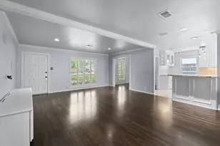 1328 Bingle Rd, Houston, TX 77055 - Photo 9