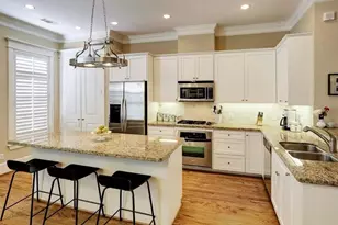 916 Lawrence St, Houston, TX 77008 - Photo 3