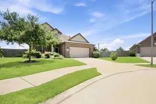693 Forest Bend Ln, La Marque, TX 77568 - Photo 5