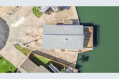 1302 Coral Way, Tiki Island, TX 77554 - Photo 3