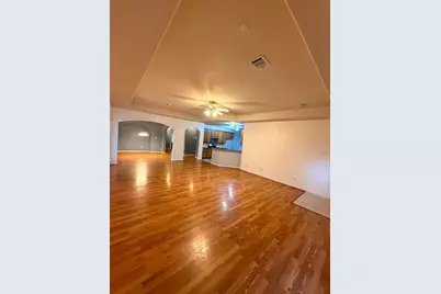 10110 Gil Jr Ln, Houston, TX 77075 - Photo 5