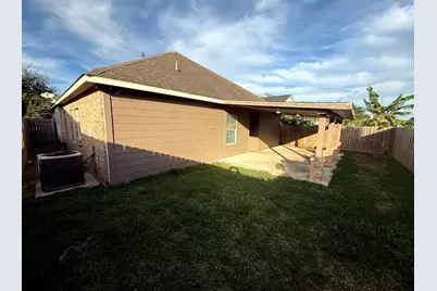 10110 Gil Jr Ln, Houston, TX 77075 - Photo 3