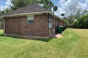 4636 Mayflower St, Houston, TX 77033 - Photo 27