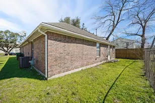 4636 Mayflower St, Houston, TX 77033 - Photo 13