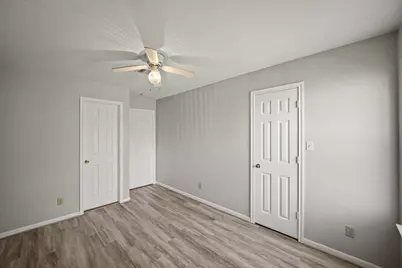 4636 Mayflower Street, Houston, TX 77033 - Photo 9