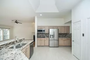 6219 Fox Wind Ct, Houston, TX 77041 - Photo 11