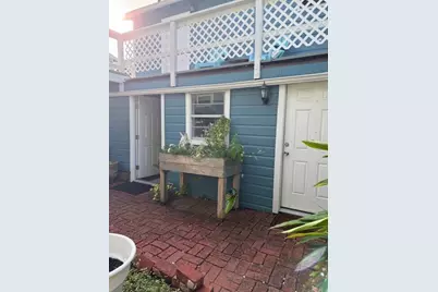 2605 Avenue O 1/2 #Rear, Galveston, TX 77550 - Photo 9