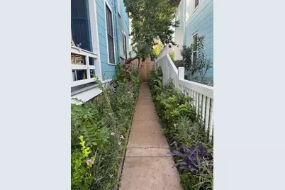 2605 Avenue O 1/2 #Rear, Galveston, TX 77550 - Photo 17