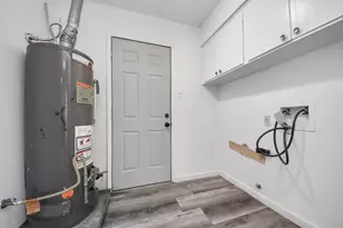 8011 La Roche Ln, Houston, TX 77036 - Photo 27