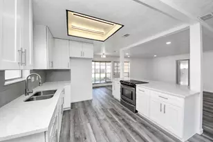 8011 La Roche Ln, Houston, TX 77036 - Photo 19