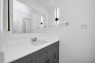 8011 La Roche Ln, Houston, TX 77036 - Photo 33