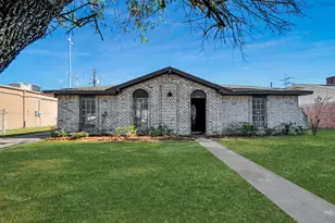 8011 La Roche Ln, Houston, TX 77036 - Photo 3