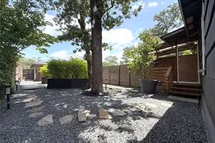 4019 Ascot Ln, Houston, TX 77092 - Photo 11