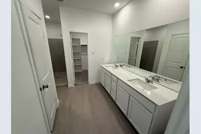 10100 Oakland Hills Drive, Cleveland, TX 77327 - Photo 15