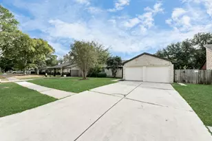 10211 Golden Meadow Dr, Houston, TX 77064 - Photo 37