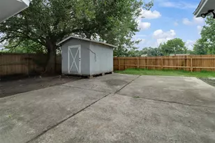 1606 W Humble St, Baytown, TX 77520 - Photo 11