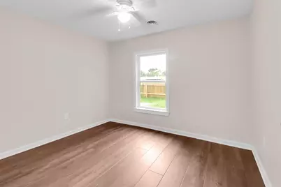 1606 W Humble Street, Baytown, TX 77520 - Photo 5