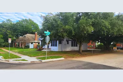 1621 California Street, Houston, TX 77006 - Photo 1