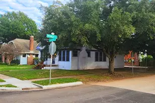 1621 California St, Houston, TX 77006 - Photo 1