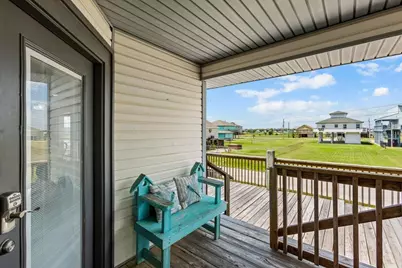 970 Gulfview Drive, Crystal Beach, TX 77650 - Photo 3