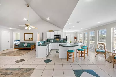 970 Gulfview Drive, Crystal Beach, TX 77650 - Photo 5