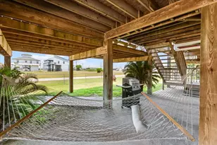 970 Gulfview Dr, Crystal Beach, TX 77650 - Photo 37