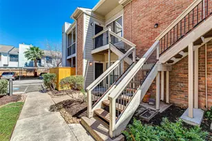 2001 Bering Dr, Houston, TX 77057 - Photo 1