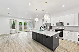 3726 Noah St, Houston, TX 77021 - Photo 5