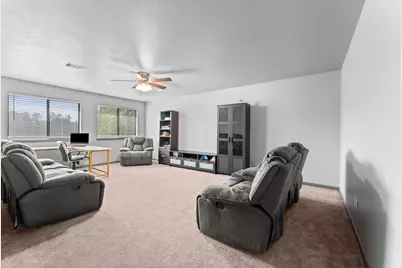 16918 Lake Willowby Lane, Houston, TX 77044 - Photo 15