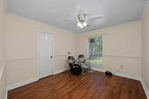 10985 Woods Ln, Cleveland, TX 77328 - Photo 17