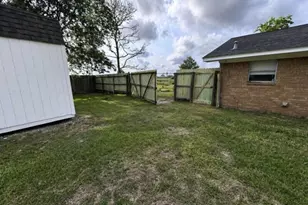 2052 Co Rd 118, Liberty, TX 77575 - Photo 7