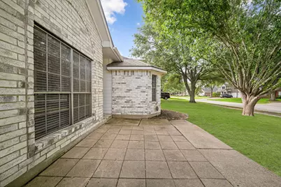 1242 Hunter Wood Drive, League City, TX 77573 - Photo 3