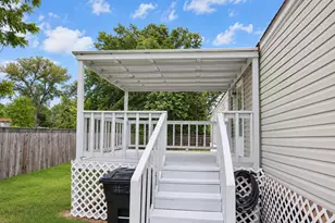 243 E Saint Charles 1 Dr, Crosby, TX 77532 - Photo 3